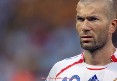 海豚直播-火箭队42号球员介绍及职业成就分析