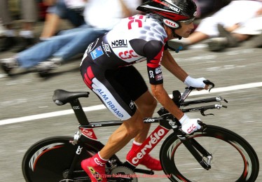 海豚直播-火箭队赛事转播平台与转播权变化简析